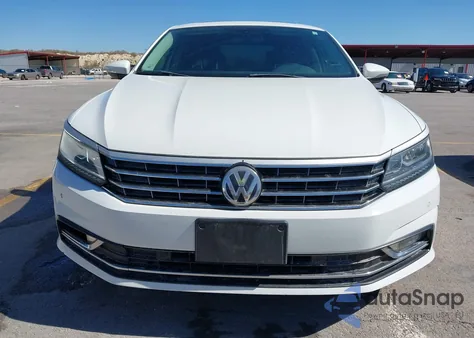 2017 Volkswagen Passat 1.8T Se z USA, uszkodzony, nr VIN 1VWGT7A33HC048249